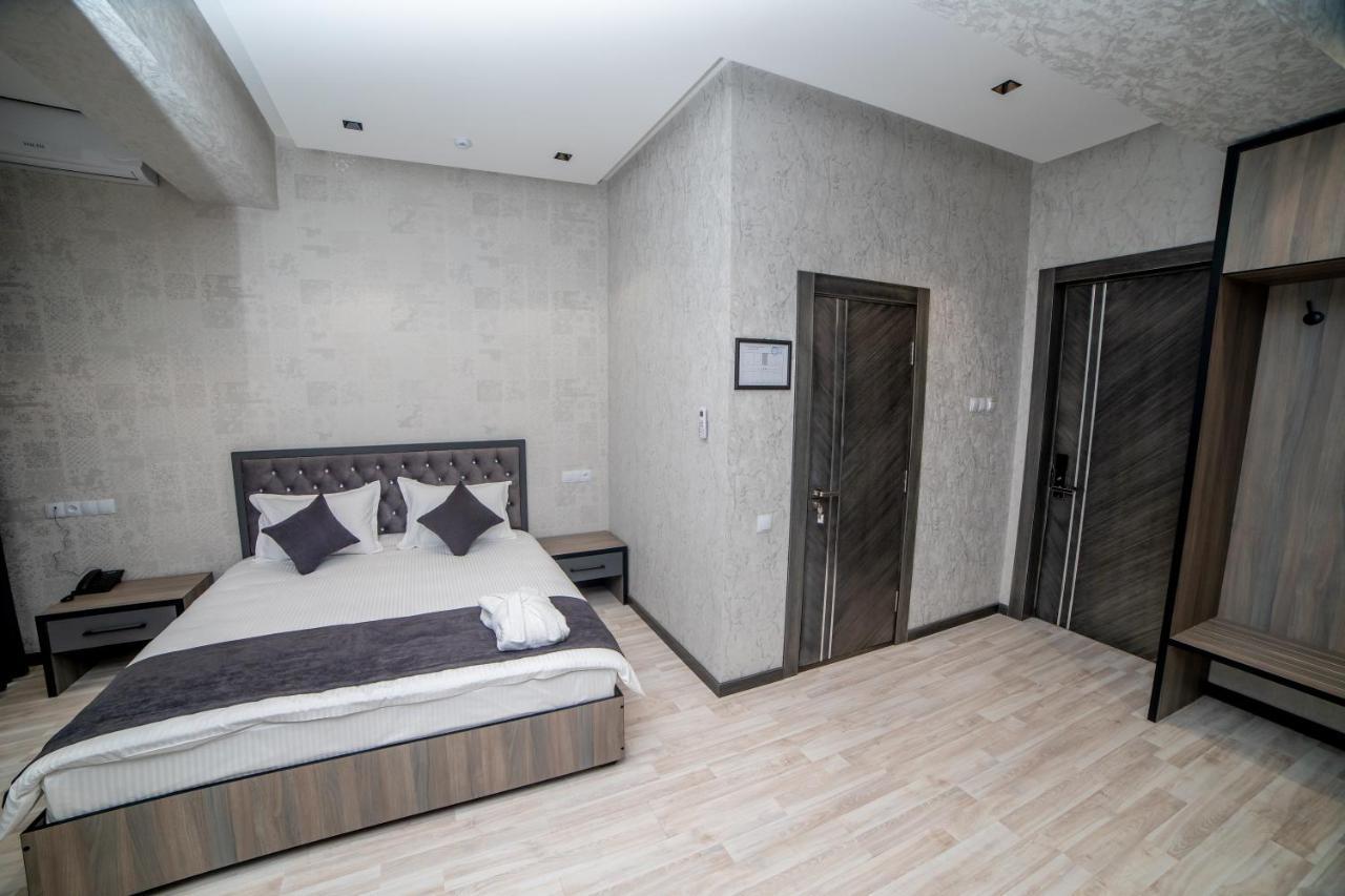 Hotel New York Tashkent Esterno foto